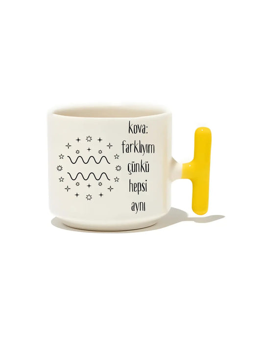 Kova: Farklıyım Çünkü Hepsi Aynı Latte Fincanı- Hediye Seramik Kupa